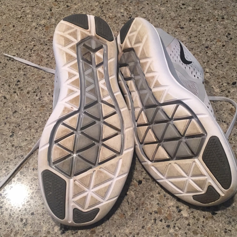 Nike - Picture 4 of 5